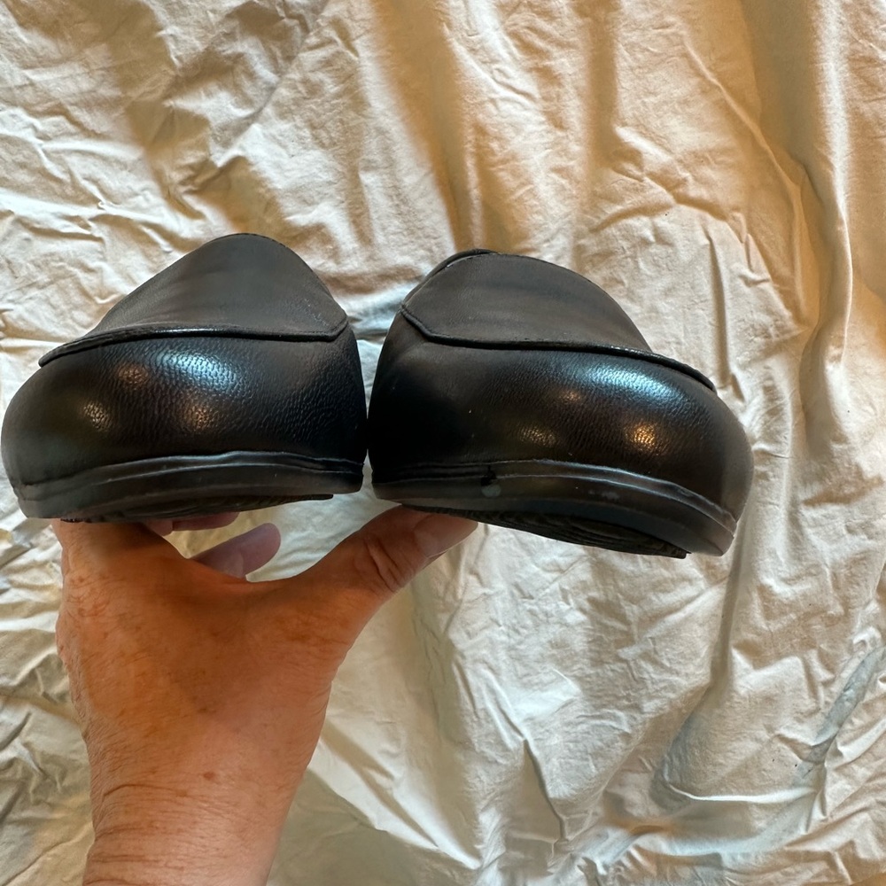 Trotters-women’s black leather loafer size 8.5 - Picture 7 of 8